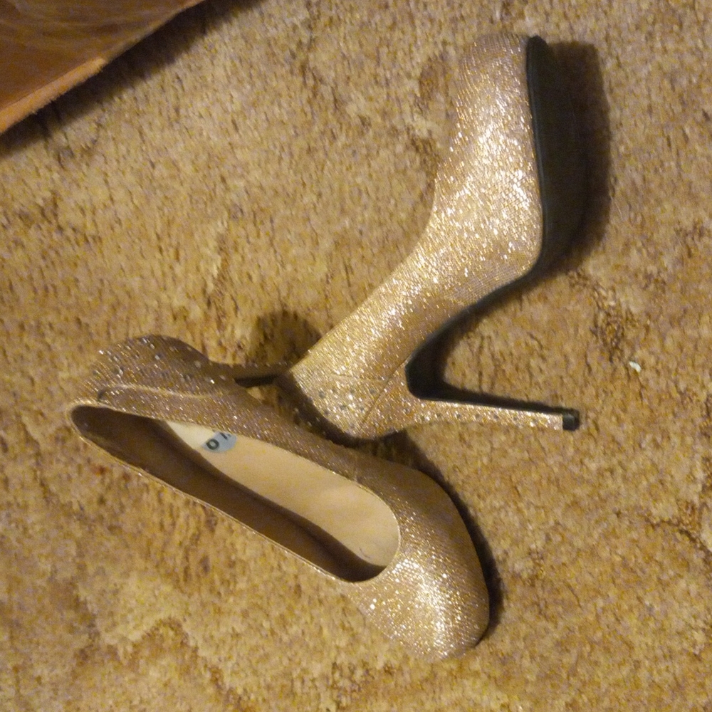 Gold sparkle heels